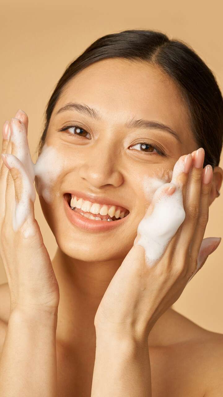 ANUA 8 Hyaluronic Acid Hydrating Gentle Foaming Cleanser