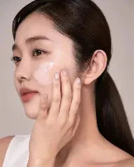 Dark spot correcting glow cream